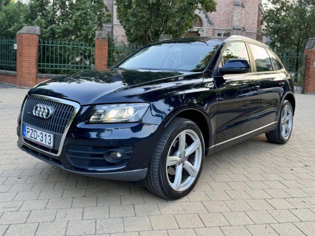 AUDI Q5 2.0 TDI DPF quattro S-tronic 20 COLL