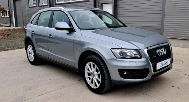 AUDI Q5 2.0 TDI DPF quattro S-tronic EU5 Friss...