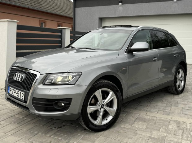 AUDI Q5 2.0 TDI DPF quattro S-tronic S-LINE//PA...