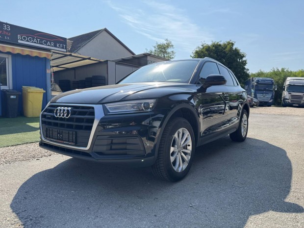 AUDI Q5 2.0 TDI Design quattro S-tronic