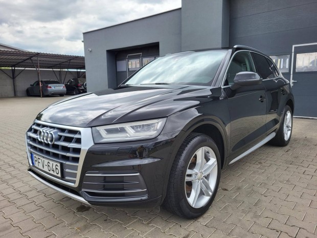 AUDI Q5 2.0 TDI Design quattro S-tronic S-LINE!...