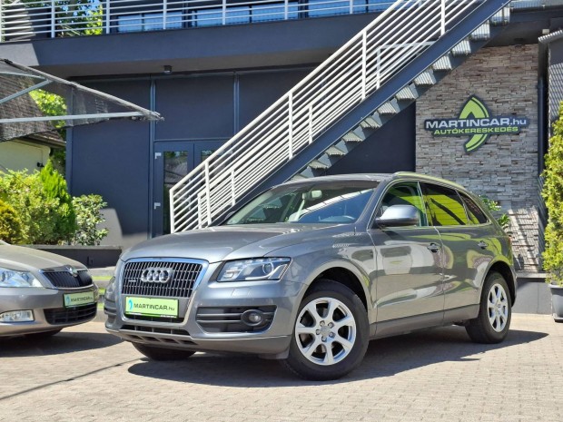 AUDI Q5 2.0 TFSI quattro Monsoon Gray Metallic...