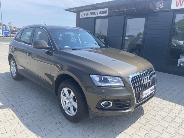 AUDI Q5 2.0 TFSI quattro l ft.Tempom.Vonh.Bi...