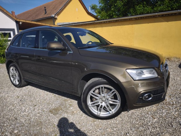 AUDI Q5 3.0 TDI quattro S-tronic S LINE. Frisse...