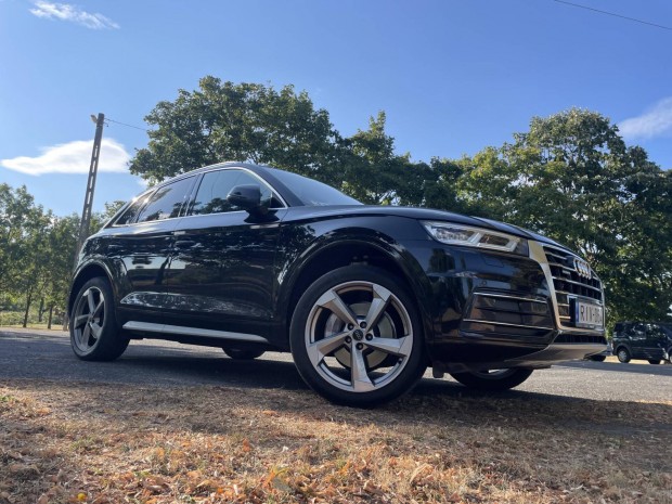 AUDI Q5 40 TDI Design quattro S-tronic Virtuáli...