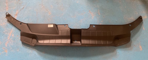 AUDI Q5 burkolat 8R0807081A elad