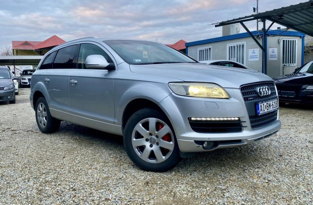 AUDI Q7 3.0 TDI DPF quattro Tiptronic ic 7Szem...