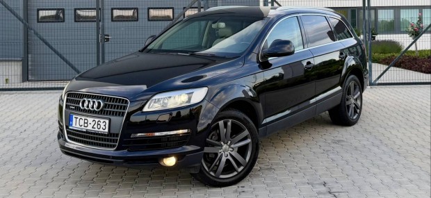 AUDI Q7 3.0 TDI DPF quattro Tiptronic ic / 1.Tu...