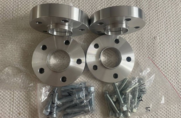 AUDI Q7 VW Touareg Porsche Cayenne nyomtvszlest 5x130 71,5 j 2DB