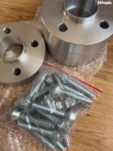 AUDI Q7 VW Touareg Porsche Cayenne nyomt�vsz�les�t� 5x130 71,5 �j