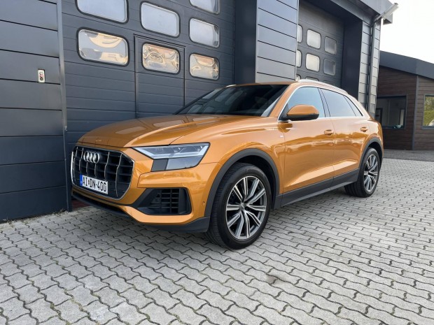 AUDI Q8 50 TDI quattro Tiptronic ic Szervizkny...