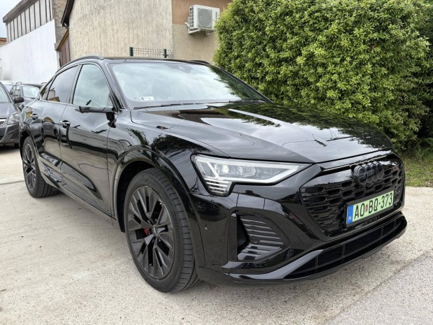 AUDI Q8 e-tron Sportback 55 S line quattro (Aut...