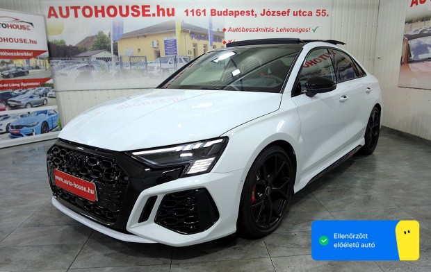 AUDI RS3 Limousine 55 TFSI quattro S-tronic Pan...
