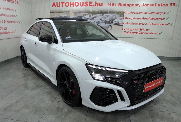 AUDI RS3 Limousine 55 TFSI quattro S-tronic Pan...