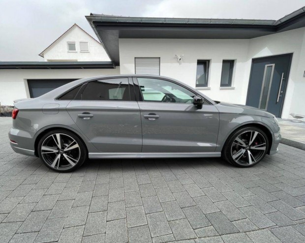 AUDI RS3 Limousine 55 TFSI quattro S-tronic Sr...