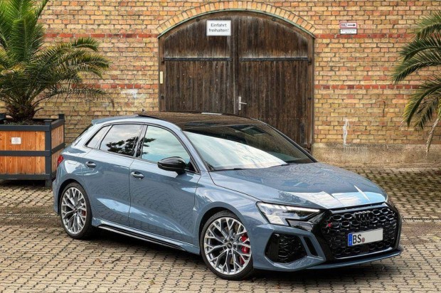 AUDI RS3 Sportback 55 TFSI quattro S-tronic 1 k...