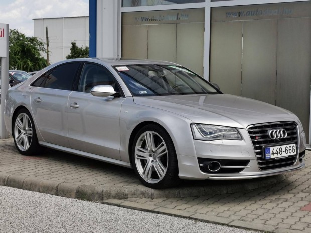 AUDI S8 4.0 V8 TFSI Quattro