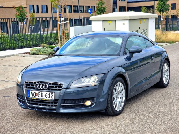 AUDI TT Coupe 1.8 TFSI Bose-Navi-B�r-RADAR-Fris...