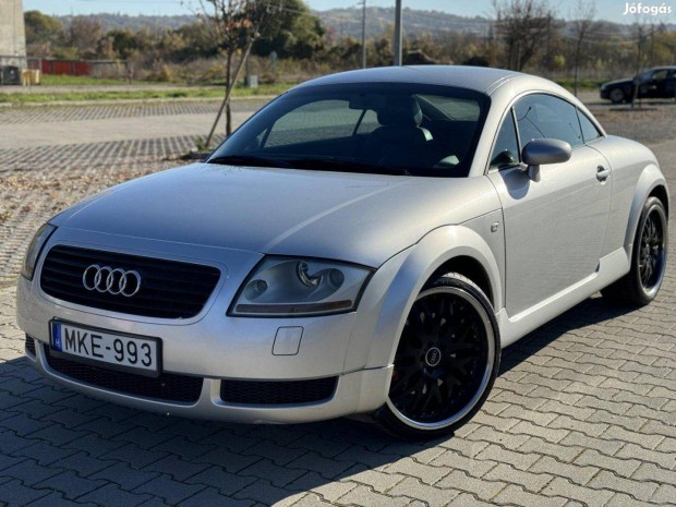 AUDI TT Coupe 1.8 T //Bose// Xenon//