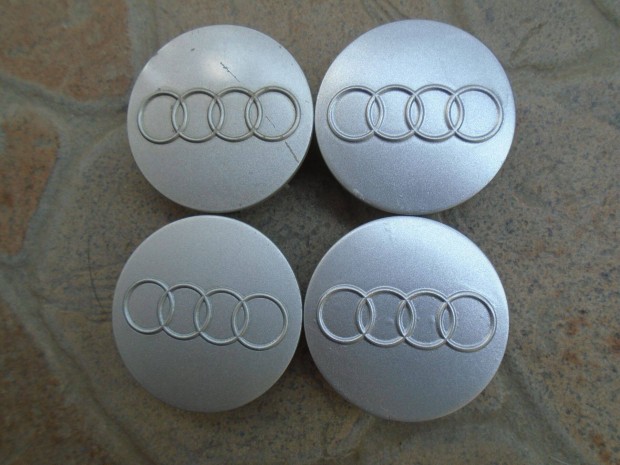 AUDI alufelni kupak / porvédő szett (8L0 601 170 A)