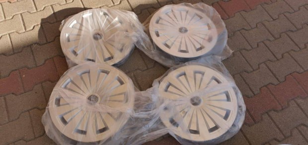 AUDI gyri 16"os dsztrcsa szett dsztrcsk j s hasznlt 8W0601147