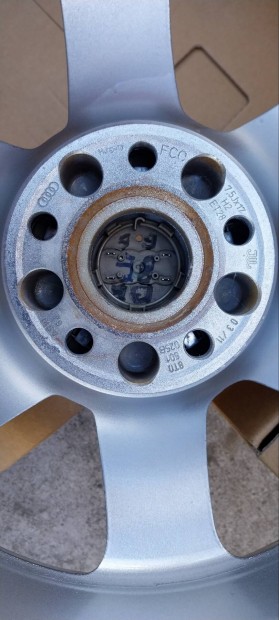 AUDI gyri alufelni 1 garnitra elad