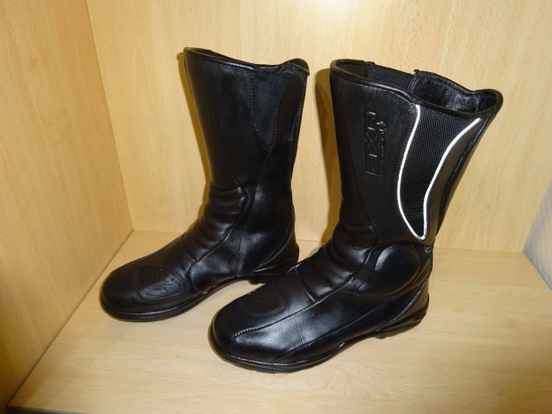 AXO női motoros csizma - 38 as ( 37 es , 38 as lábra )