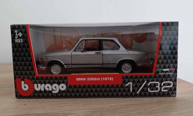 A BMW 2002tii (1972) Bburago Premium Edition modell