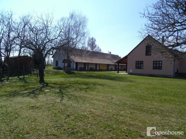 A Bakony sz�v�ben  egy "mes�s" panzi� elad�!