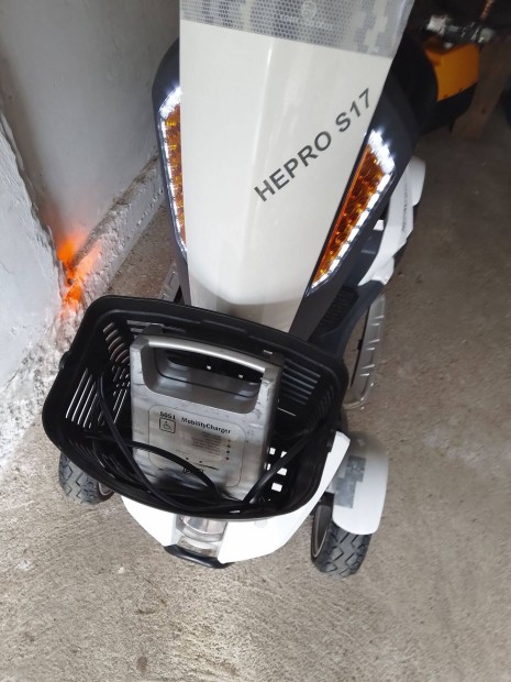 A Hepro s17, luxus kivitelben, rokkantkocsi eladó Debrecen-Józsa