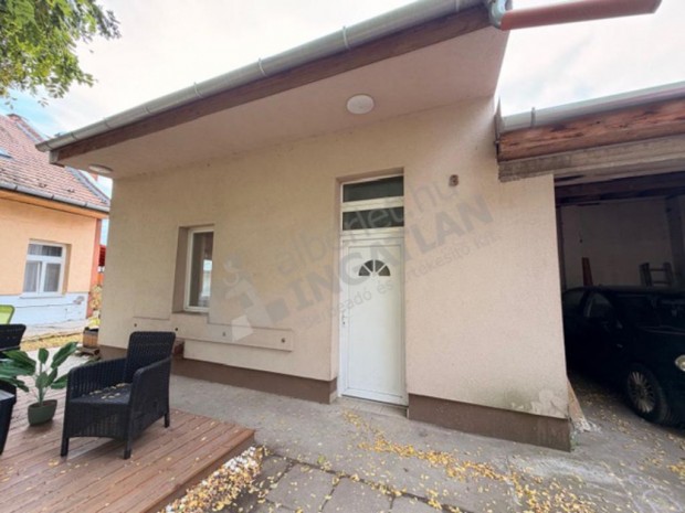 A Korall utc�j�ban gal�ri�s kertkapcsolatos otthon kiad�!