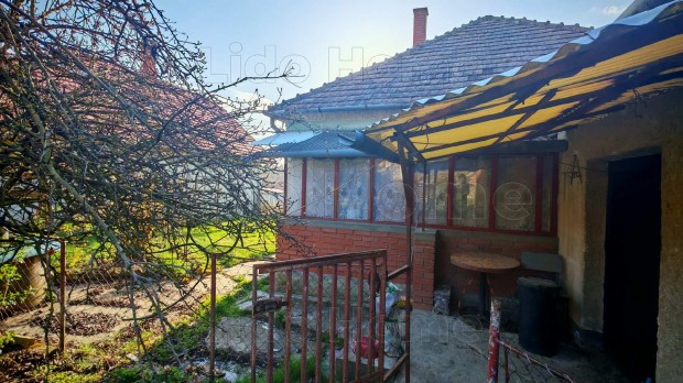 A LIDO HOME KESZTHELY elad�sra k�n�lja KEHIDAKUST�NYI CSAL�DI H�Z�T!