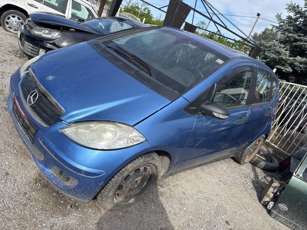 A Mercedes W169 180CDi alkatrészei eladó