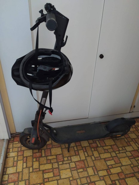 A Ninebot F2 Kickscooter elektromos roller