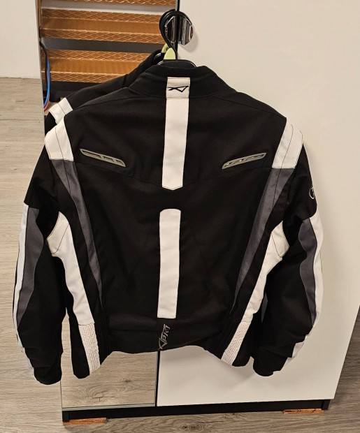 A-Pro ACE motoros textilkab�t elad� "L" m�ret