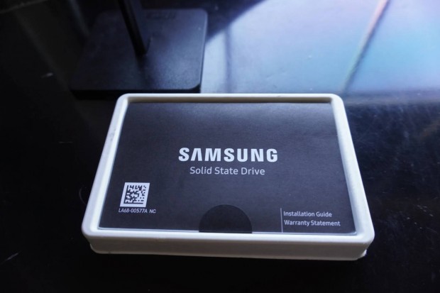 A Samsung 990 Pro 4 TB Nvme SSD