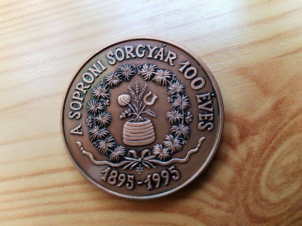 A Soproni Srgyr 100 ves 1895-1995 bronz emlkrem