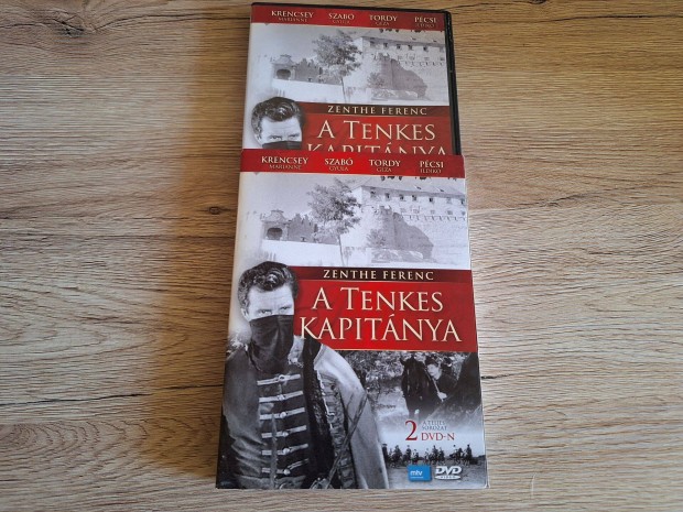 A Tenkes kapitnya dszdoboz - 2 lemezes DVD lemezes Feknis!