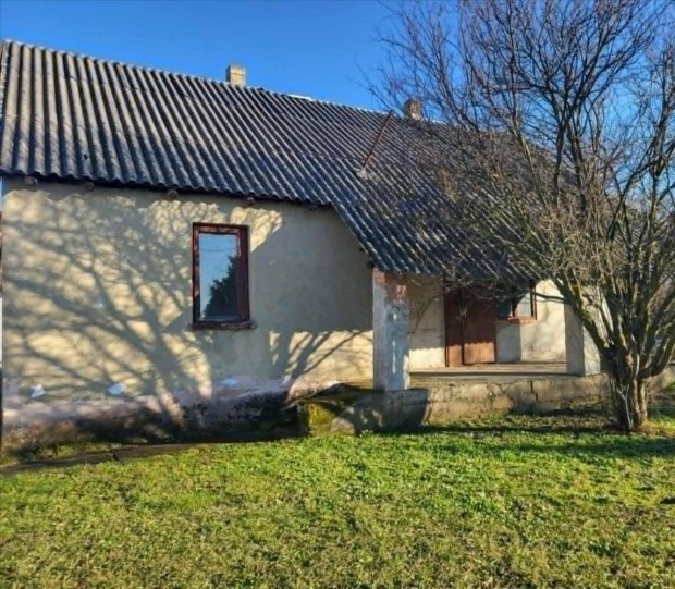 A T�partt�l 150 m-re Csal�di H�z