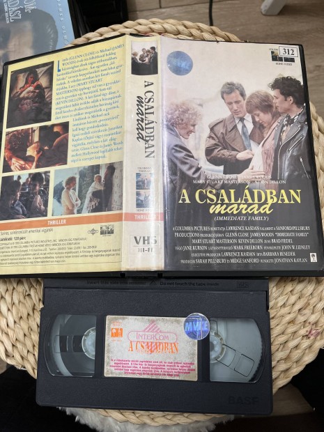 A csaldban marad vhs