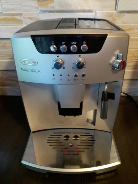 A energiaosztlyos Delonghi Eco Magnifica automata kvfz