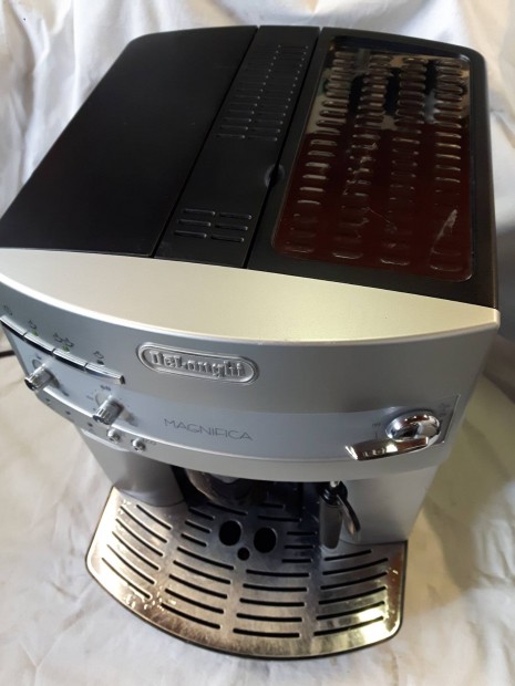 A energiaosztlyos Eco Delonghi Magnifica automata kvfz