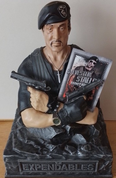 A feláldozhatók eredeti dvd lemez , plusz Barney Ross szobor!