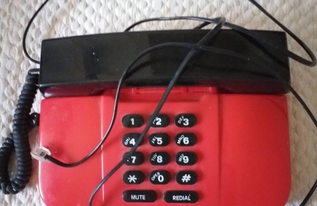 A kpen lthat piros vezetkes telefon elad