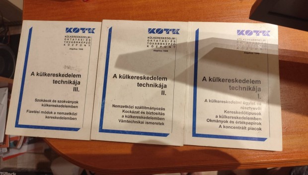 A külkereskedelem technikája I, II, III tankönyv