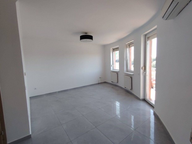 A legjobb �ron h�rdetett lak�s!