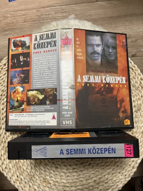 A semmi kzepn vhs film