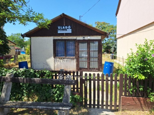 Ab�dszal�ki 440 nm-es telek elad�