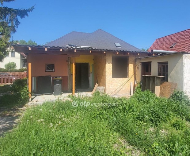Abdai eladó 90 nm-es ház