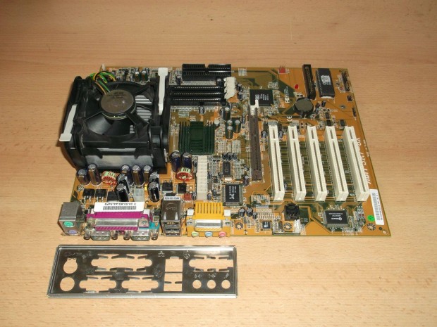 Abit SR7-8X alaplap + Intel Pentium4 2,4GHz/512/533 proci + hts